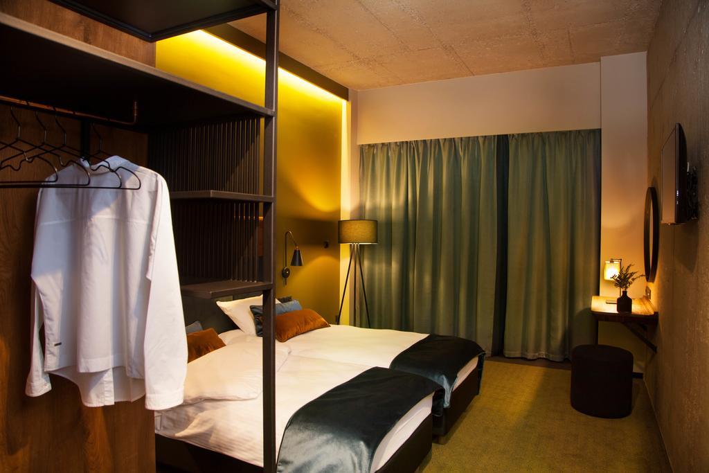 Hotel Remes Opalenica Ngoại thất bức ảnh