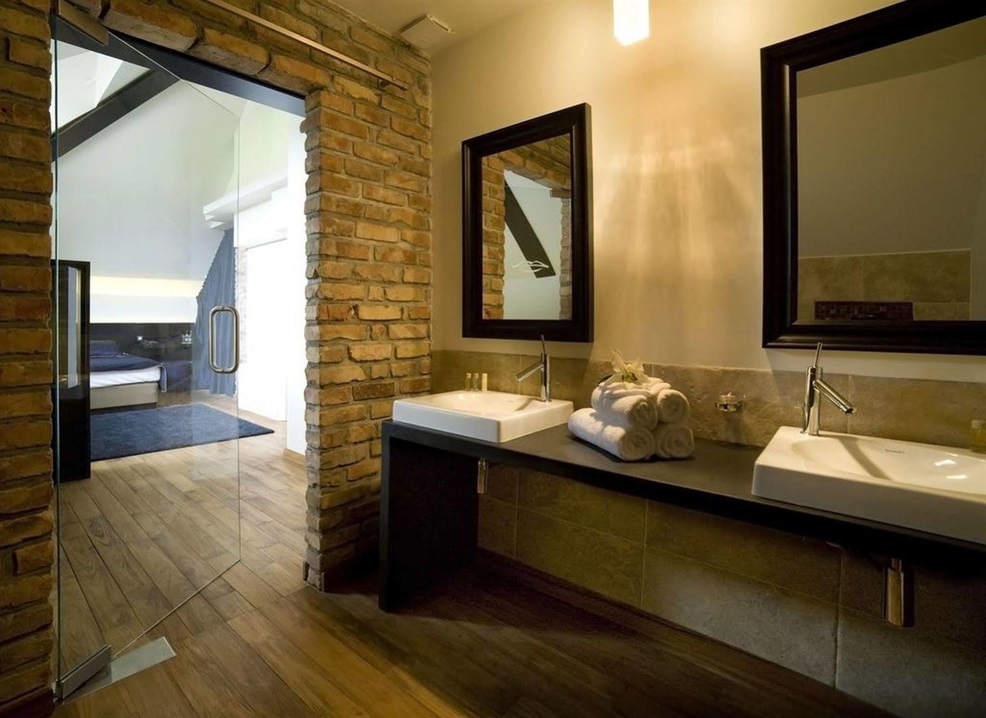Hotel Remes Opalenica Ngoại thất bức ảnh