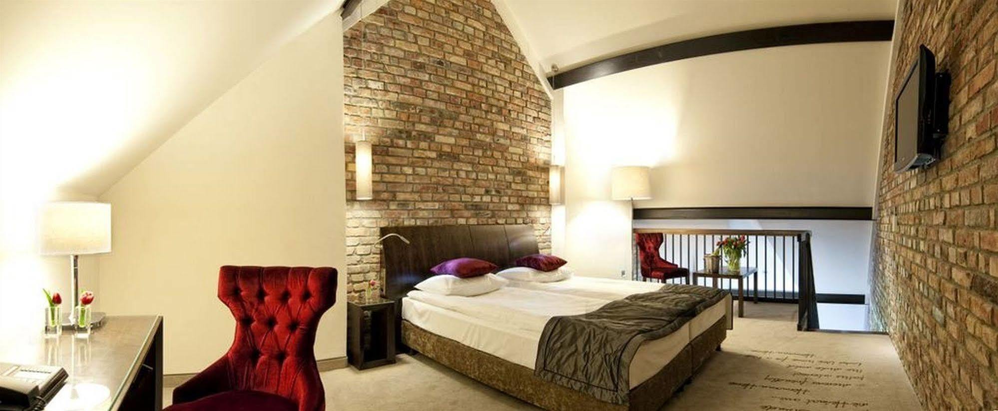 Hotel Remes Opalenica Ngoại thất bức ảnh