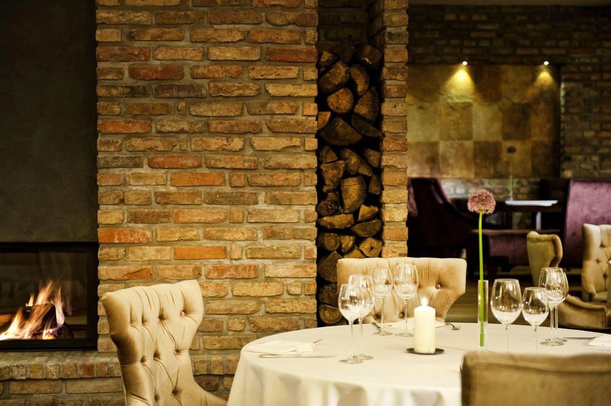 Hotel Remes Opalenica Ngoại thất bức ảnh